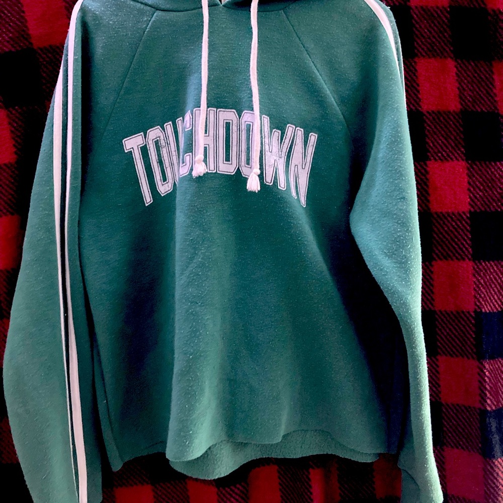 A green cropped hoodie medium